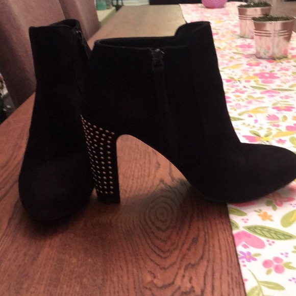 Nine West black suede booties - Picture 6 of 6